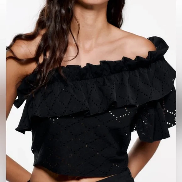 Zara Asymmetric black top - Picture 1 of 6